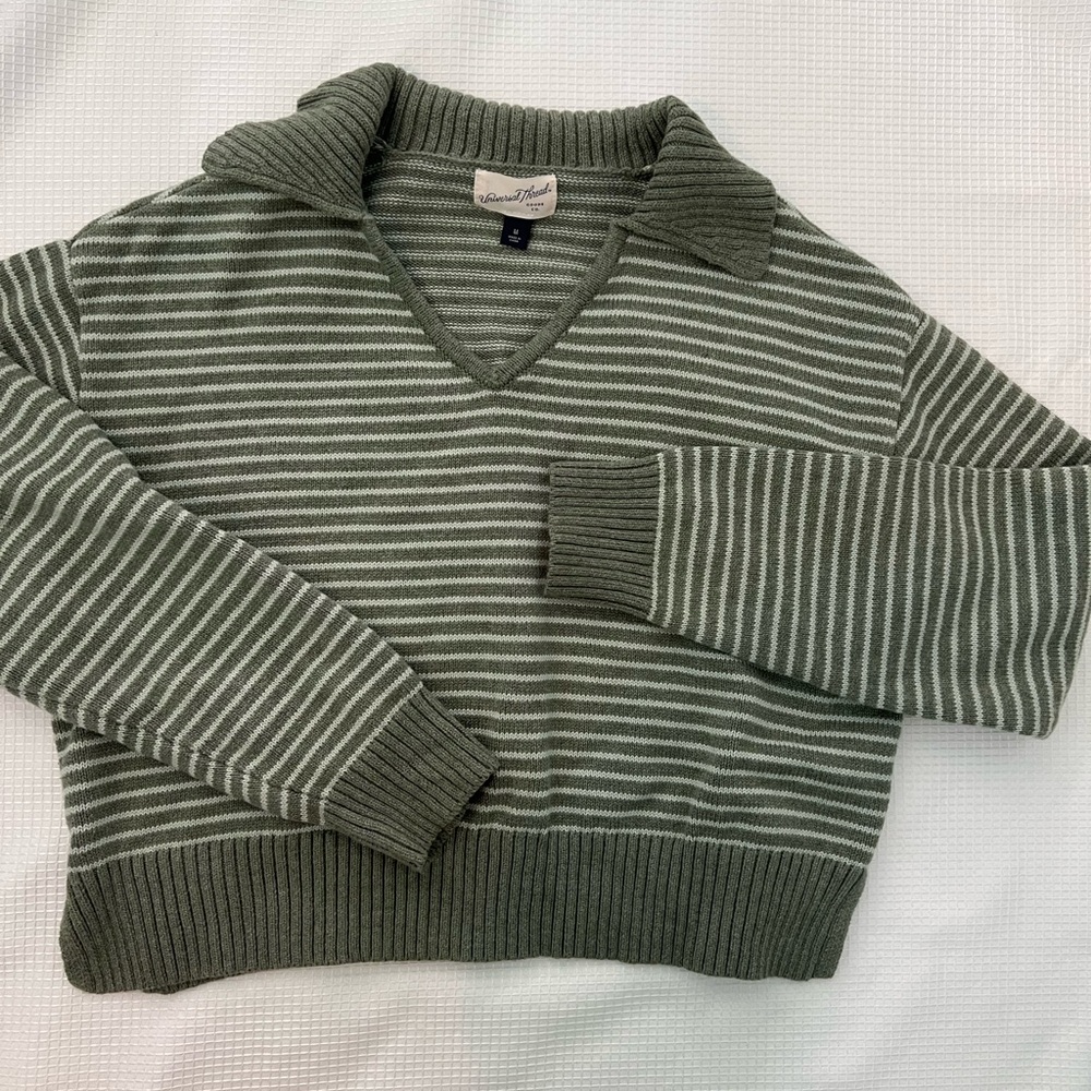 Universal Threads Sweater Spring Size Medium - image 3